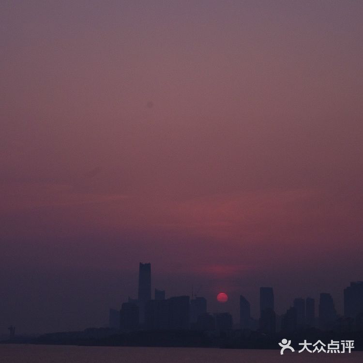 青岛｜小麦岛海边落日拍照教学，教你拍大片