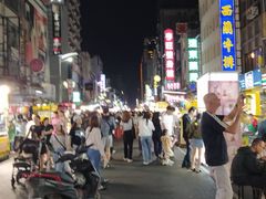 -六合夜市