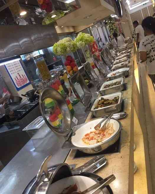 鲤鱼门渔人码头自助餐厅-"这家店我们开着导航去才找到的,在黄岛那边.