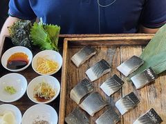 -围炉肉舍•炭烤活鳗•丹东海鲜烤肉(步行街店)