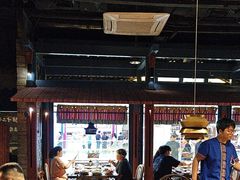 -老牌坊云南鱼豆花火锅(哈西万达店)