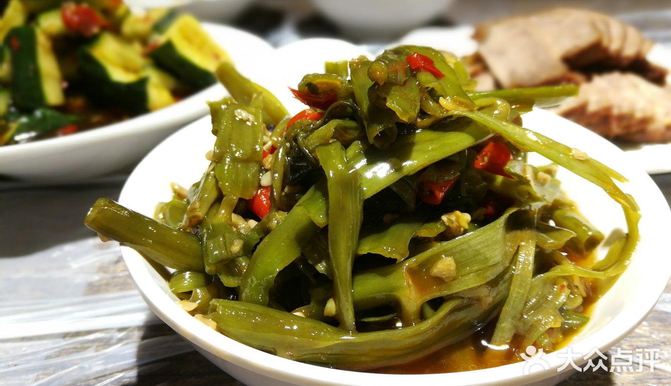 对于重口味的我来说，觉得少了点啥！藕片吃在嘴里太生了