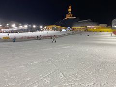 -采薇庄园四季滑雪场