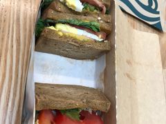 -星巴克(广州中华广场B1层店)