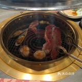 位置在5楼金安国际，刚进店面的环境是很大的