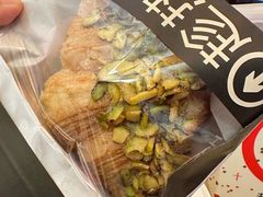 -HOT CRUSH趁热集合·现烤面包(上海环球港店)