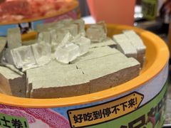 -龍歌自助小火锅(市南金茂湾店)