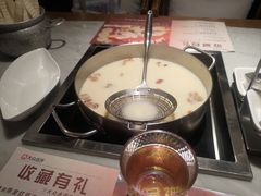 -尚尚仙·酸汤猪手·猪肚鸡火锅(华联万柳购物中心店)