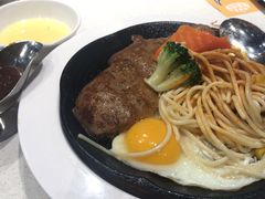 -汤姆家的牛排意面披萨(新城市广场店)