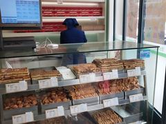 面包甜点陈列柜-上海哈尔滨食品厂(淮海中路店)