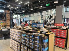 -SKECHERS 斯凯奇(上海国际时尚中心店)