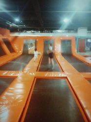 -六月巴士童乐园(抚顺罕王商场店)