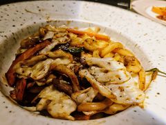 -穹六人间 people 6(岳阳路店)