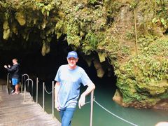 -怀托摩萤火虫洞