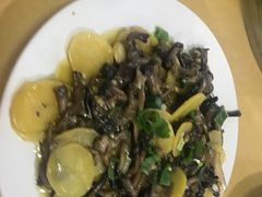 -华龙特色大骨鸡农家菜馆