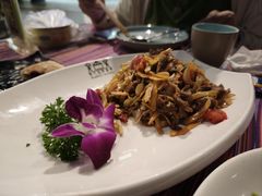 -香巴拉云南餐厅(华莱坞店)