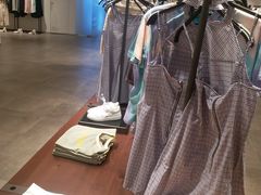 -URBAN REVIVO(高德置地广场·春广场店)