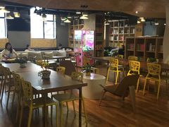 -新华里咖啡书吧(新华书店小寨店)