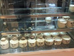 面包甜点陈列柜-椰不二(成都来福士广场店)