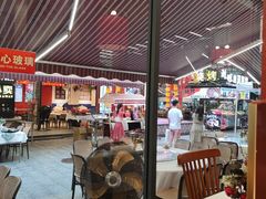 -刘姐啤酒鱼民族演艺餐厅(西街总店)