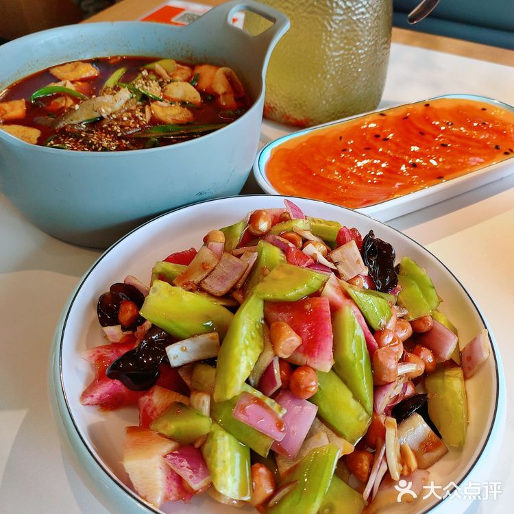 沈阳老式麻辣烫申请出战‖拿首小串