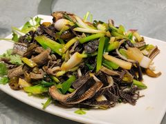 捞起鳝片柏叶-粤·向群饭店(龙津东路总店)