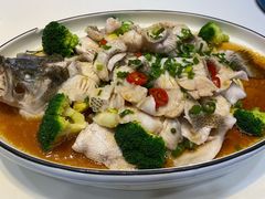 花椒蒸鲈鱼-东方之珠海鲜酒楼(南开店)