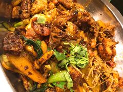 -愉肴麻辣香锅(中山路店)