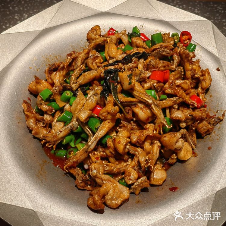 富华里新开了家蛙小侠