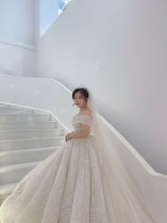 -艾米丽婚纱礼服