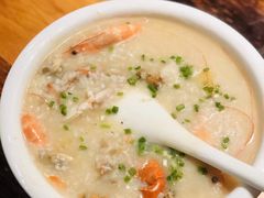 -臻鲜燕海鲜融合餐厅(金陵style店)