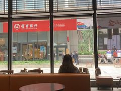 靠窗位-星巴克臻选(惠州华贸天地1楼店)