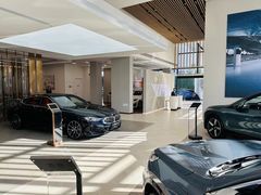 -上海宝信宝马4S店