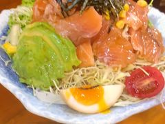 三文鱼牛油果沙拉-百步拉面