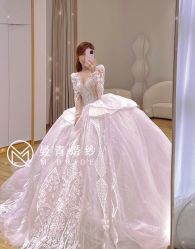 -曼青婚纱礼服馆