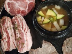 -江南猪肉商会无限续吃(弘大店)