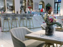 -Fridi Patisserie Cafe