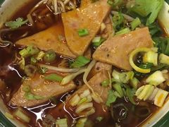 -拈签一笑黄牛肉辣卤串串