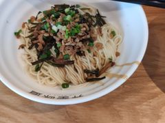 葱油拌面-弄堂咪道-饭香·面香·馄饨香(钦州北路田尚坊店)