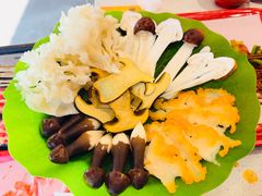 -钢管厂五区小郡肝串串香火锅(梅川路店)