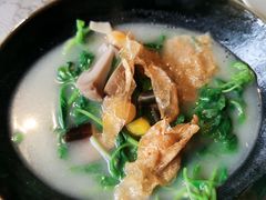 -穹六人间 people 6(岳阳路店)