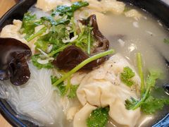 油豆腐百叶包粉丝-小杨生煎(香港名都店)