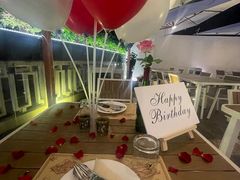 -Mark&Mars Restaurant