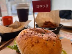 -必胜客(巴沟店)
