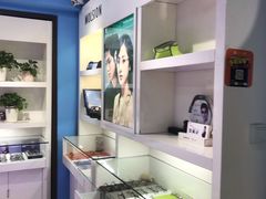 -提一眼镜·蔡司·依视路(小寨店)