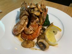 -文汇新民联合报业集团(上海报业大厦店)