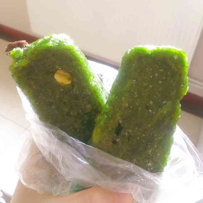 【定位菜系】小吃糕团店 【品尝美食】黑芝麻青团,莲子麦汁蜜汁糕