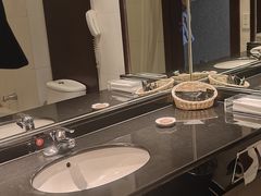 -北京保利大厦酒店(东四十条地铁站店)