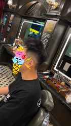 -海文先生国潮烫染男士理发馆