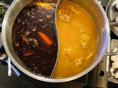 花椒鸡麻辣鸳鸯锅底-熹悟海鲜火锅·广式打边炉